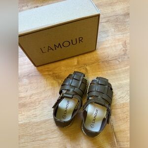 L’amour Fisherman Sandal size 7
